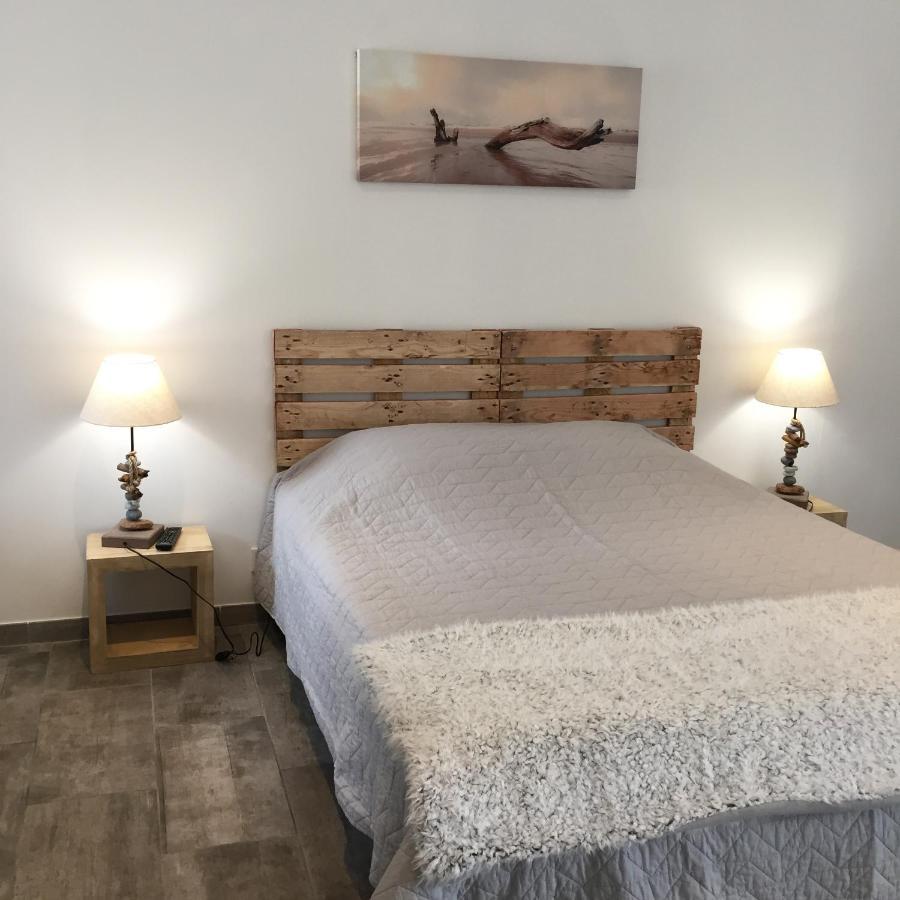 Bed and Breakfast Mas D'Auzieres Saint-Gilles  Exterior foto