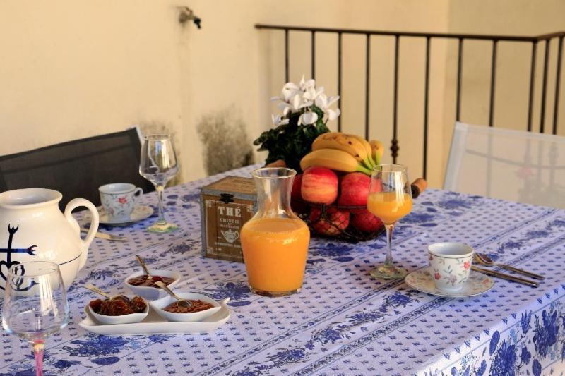 Bed and Breakfast Mas D'Auzieres Saint-Gilles  Exterior foto